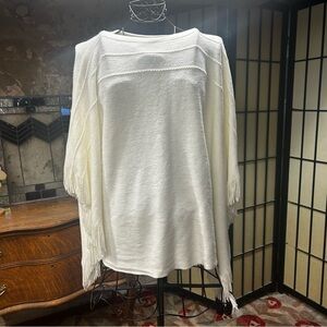 Layers By Lizden 100% Acrylic Fringed Hem White Poncho Plus One Size
